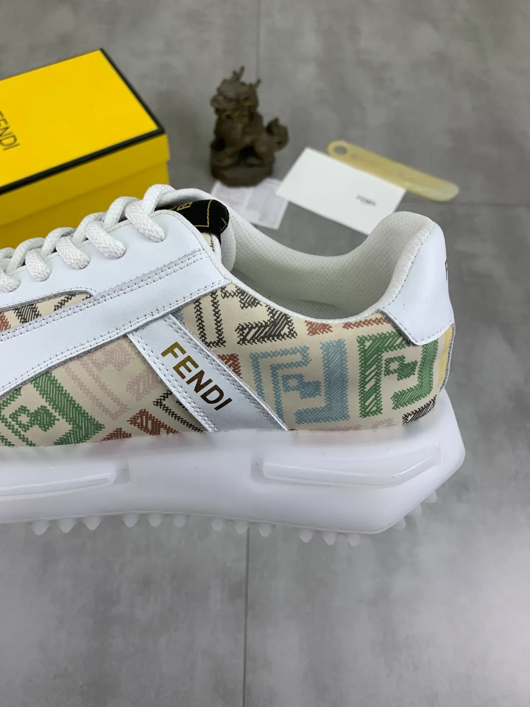 ​Men's shoes 💰P460 💰[New] Little Monster 🆘 New FENDI (Fendi) counter new 🕶️🕶️Simple routing effect, showing an elegant and cool driving shoe 🎬Using imported calfskin + first-layer pigskin lining🐂Excellent material🎬Detailed workmanship 🤗Comfortable foot feel➰➰. ​Pair it with any outfit to show your taste and temperament, low-key luxury ♻️Design ​simple and elegant ​noble and fashionable 🍃​Very loved and favored by trendy men 💓❤️size: 38-44 2️⃣colors available